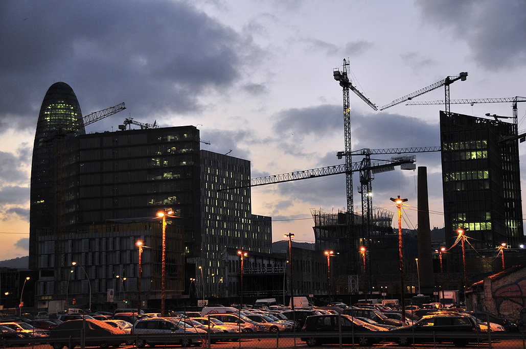 Buildings under construction in the former industrialized area of Poblenou (2008)