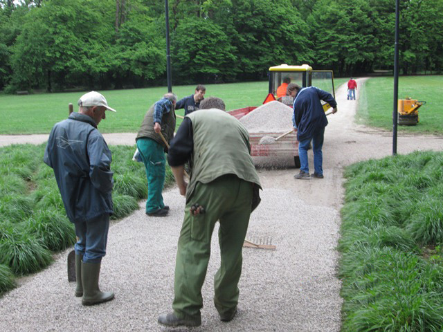 Unemployed people working in Zagreb public spaces