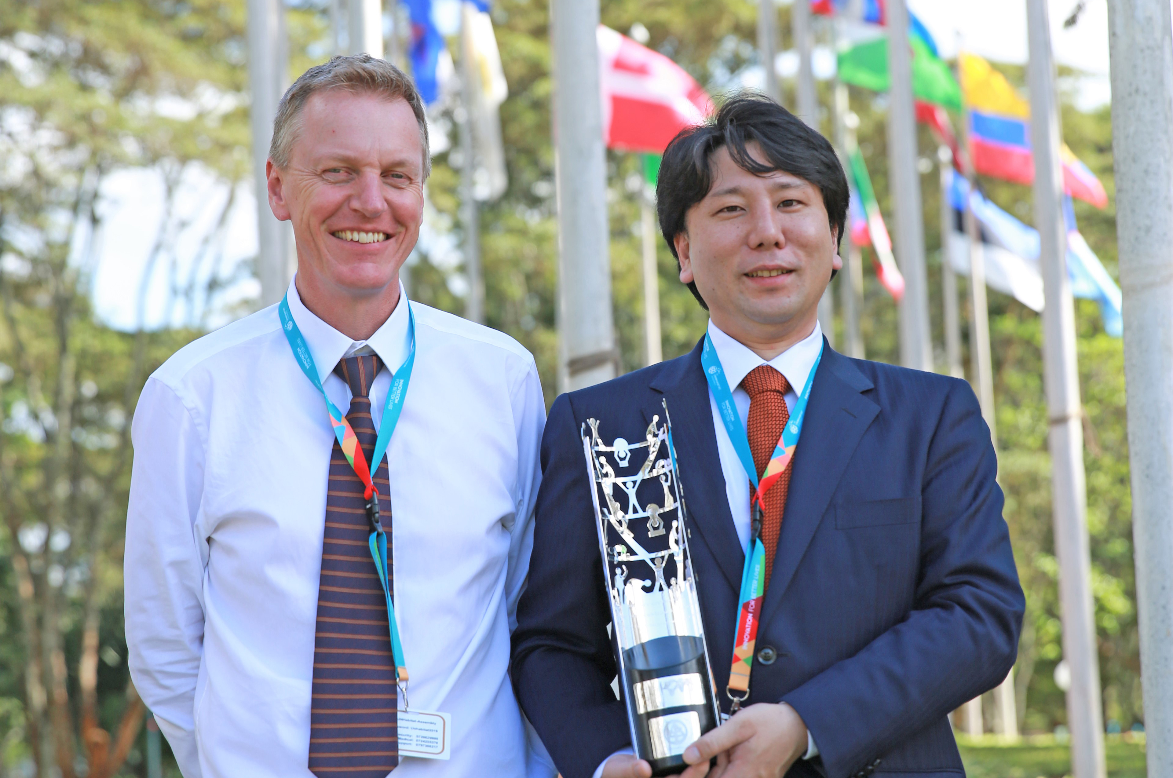 David Ireland together with Kuni Koyama, CEO of 2018 World Habitat Award winner Little Ones NPO, at the World Habitat Awards presentation ceremony which was held during the 1st UN-Habitat Assembly in Nairobi in May 2019.