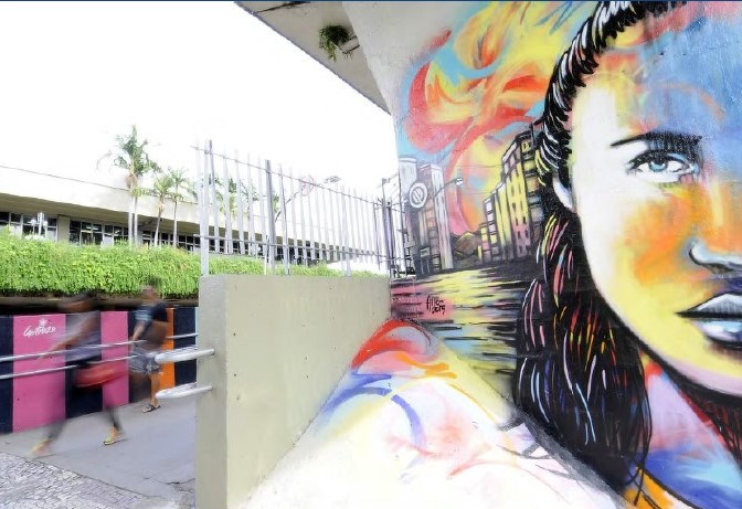 Grafitti by Italian Artist Alice Pasquini, invited by the City Hall and the Italian Consulate in Belo Horizonte