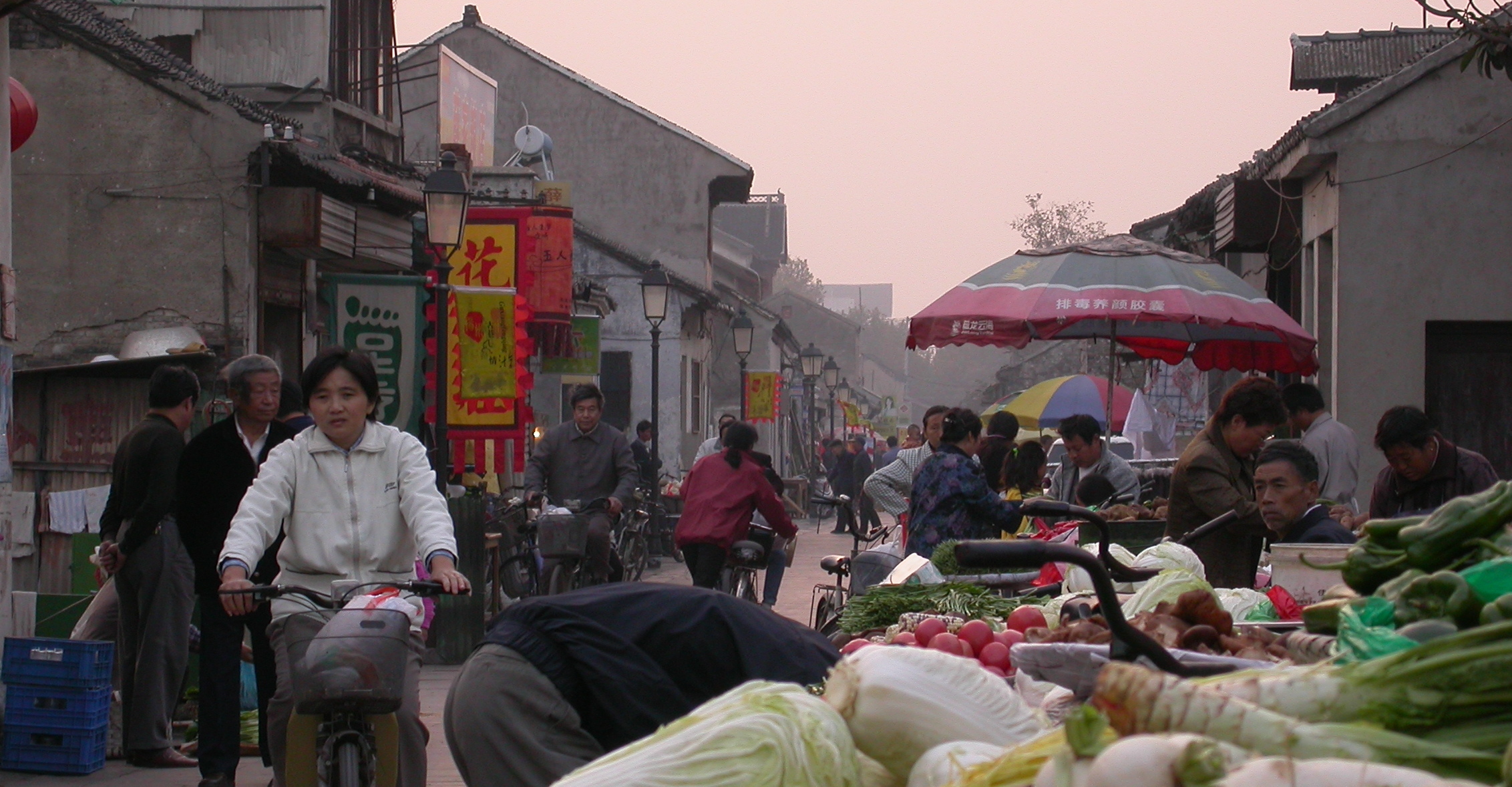 life in the old city of Yangzhou