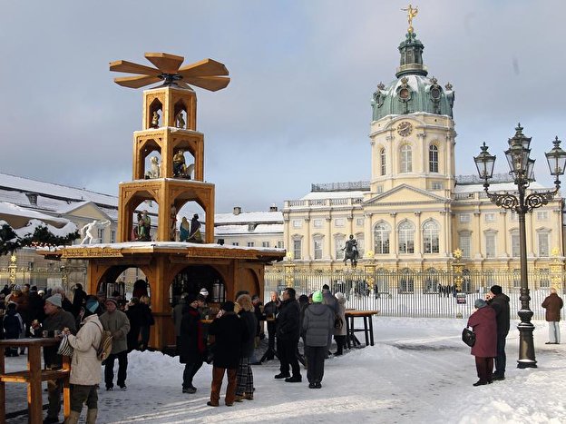 Christmas Market at Charlottenburg Palace