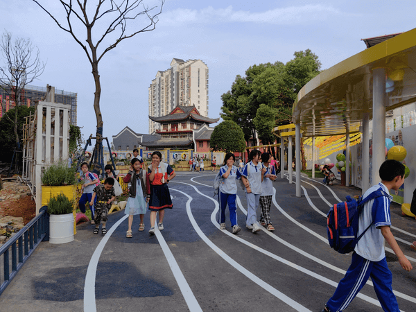 Improving Traffic Safety near Schools