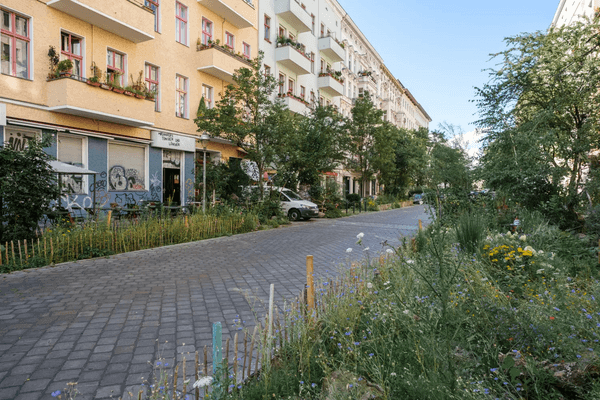 Graefekiez: Reclaiming Street Space, Step by Step